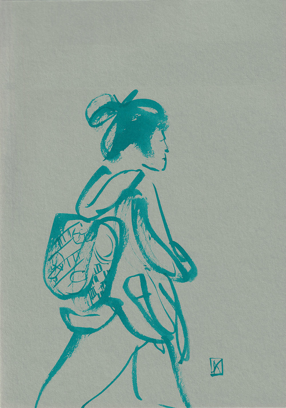 Une promeneuse japonaise en tenue traditionnelle peinte à l'encre bleue sur du papier vert de gris par Kristina Arakelian